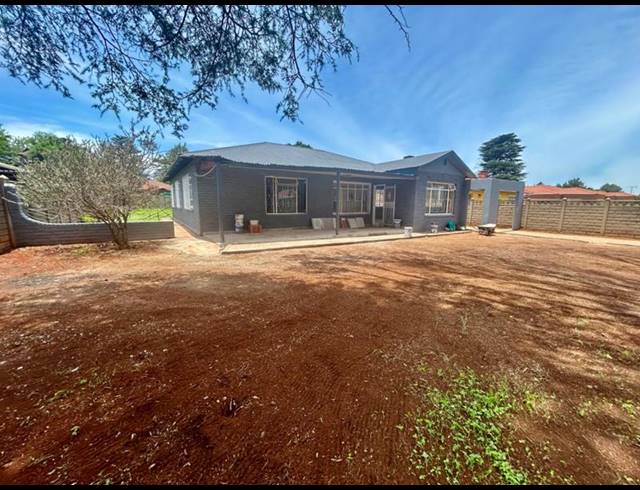 3 BEDROOM HOUSE FOR SALE IN VANDERBIJLPARK CW 1